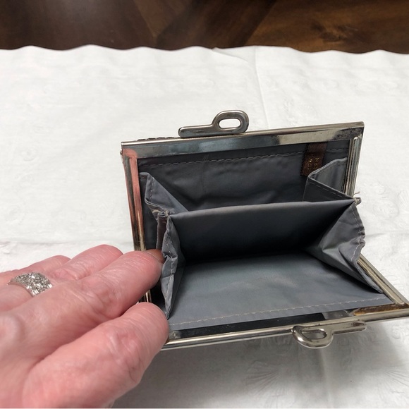 Kane M vintage (at least 30 years old) tri-fold silver plate metal mesh wallet - Picture 4 of 12